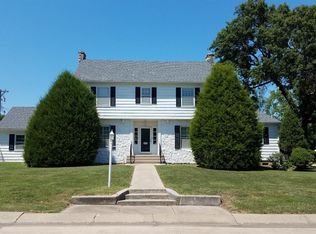 1202 W 2nd St, Chanute, KS 66720