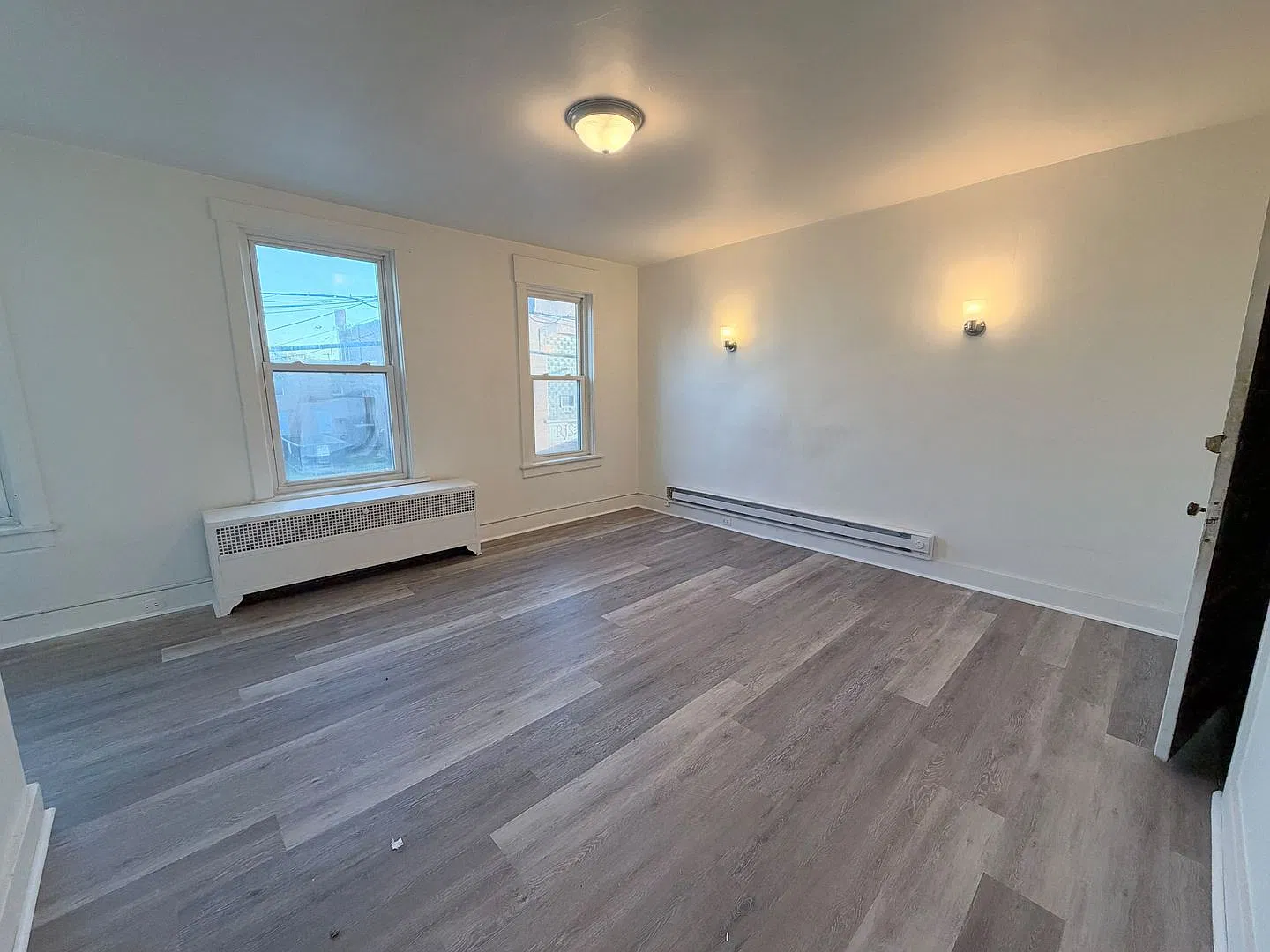 107 Ella St — Photo 3