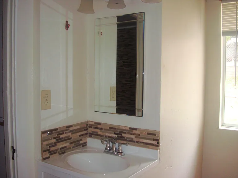 2220 Rosecrans St — Photo 15