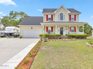 221 Redberry Dr, Richlands, NC 28574