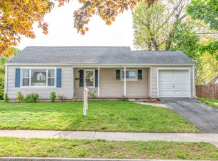 111 Ashbrook St, Springfield, MA 01118