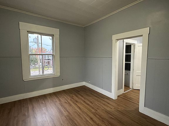 3rd image of 50-52 Rowe Ct #75-4