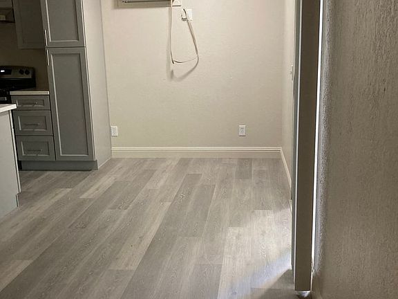 4th image of 1161 E Yosemite Ave APT 2
