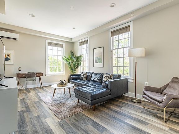 3rd image of 700 Duke St #202