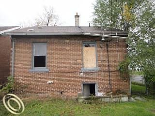2nd image of 18803 Russell St
