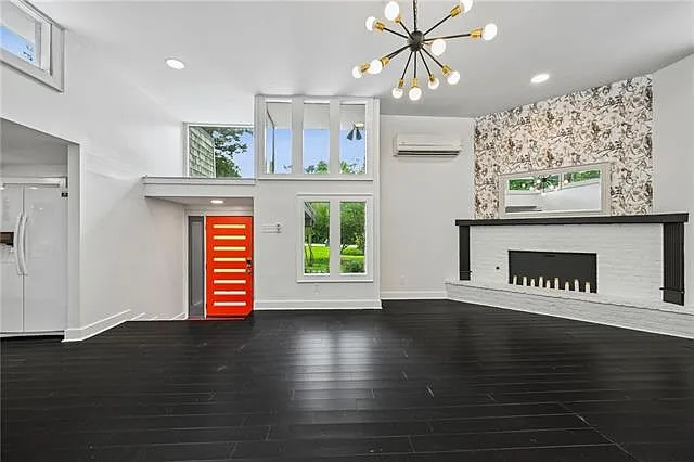 4 bed, 2.0 bath, 1800 sqft, $2,350 — Photo 4