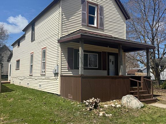 2nd image of 1114 Young St