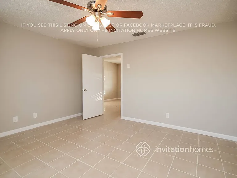 107 Lincoln Ln — Photo 9