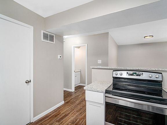 2nd image of 1303 S 2nd St APT 4