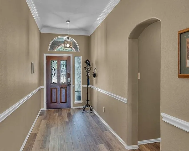 3917 Miramar Dr — Photo 4