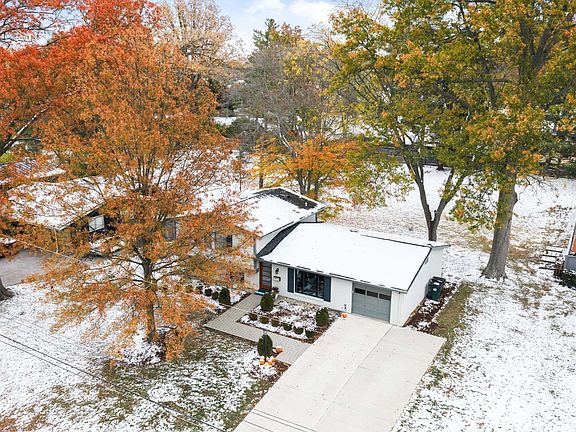 3rd image of 8690 Brittany Dr