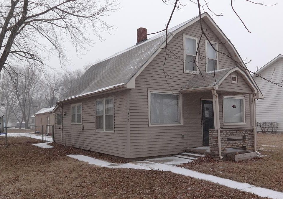 1st image of 308 Main St