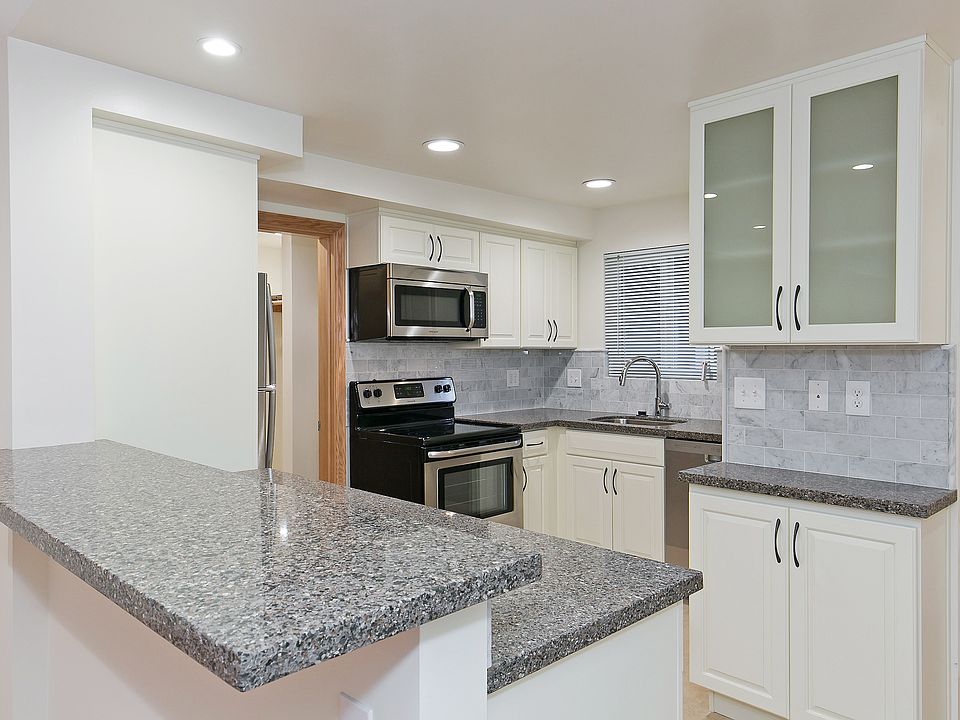 1st image of 1020 5th Ave N APT 16