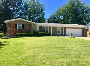 13975 Invicta Dr, Florissant, MO 63034