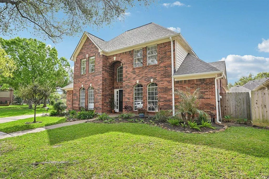 4 bed, 3.5 bath, 3047 sqft, $3,250 — Photo 2