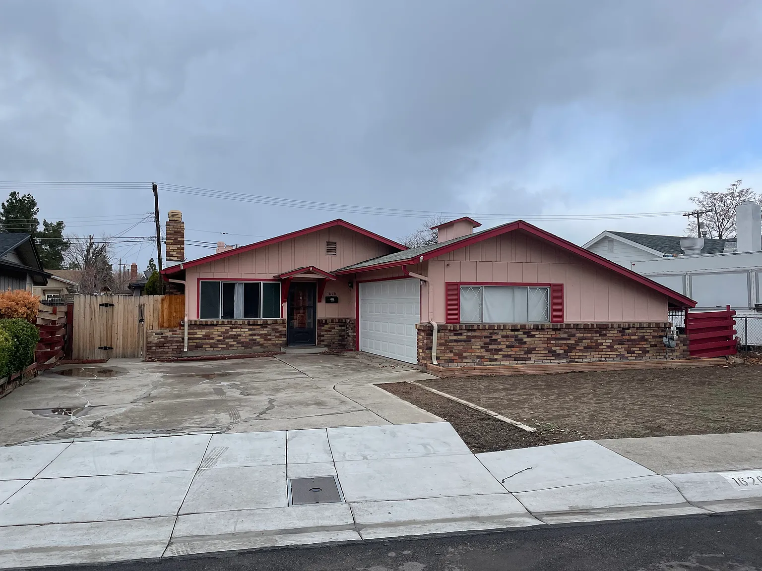 1626 Stewart St photo 1