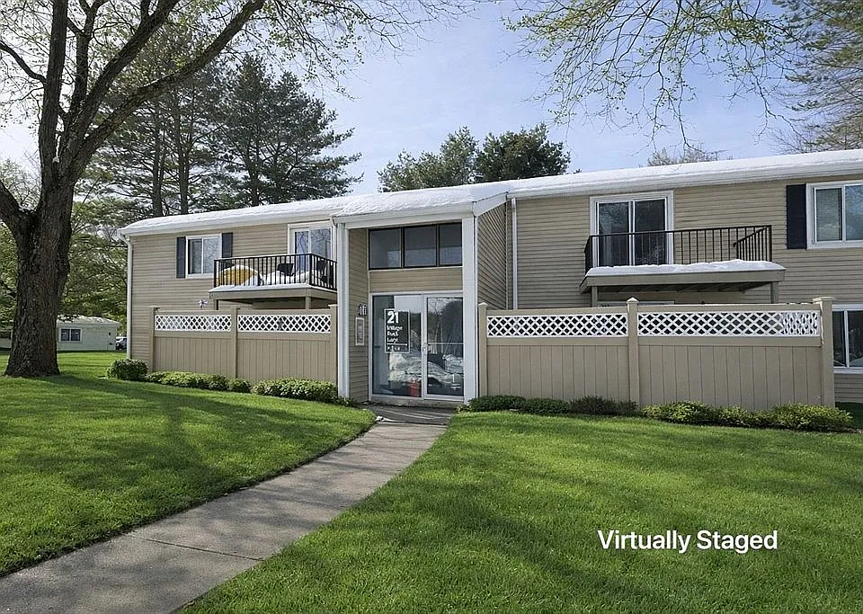 Building Photo - 21 Village Rock Ln #4