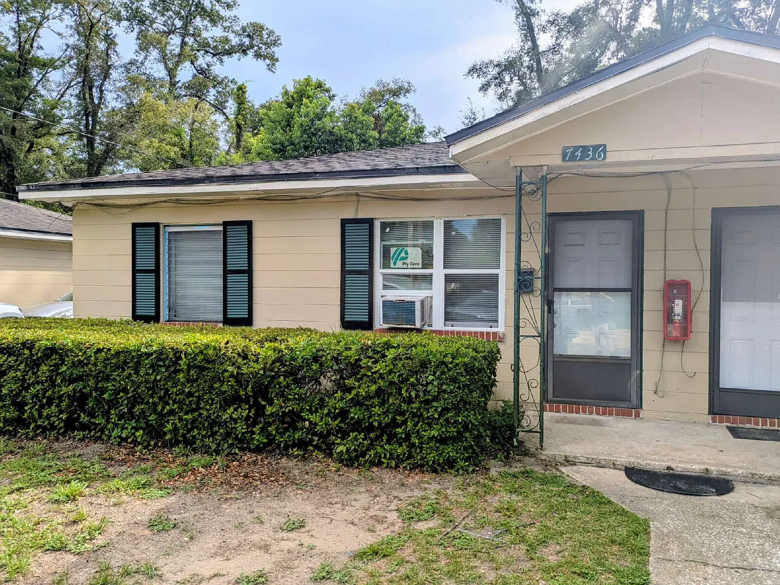 2 bed, 1.0 bath, 750 sqft, $899 — Photo 2