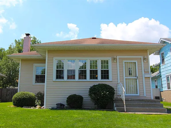 929 S 28th St, South Bend, IN 46615