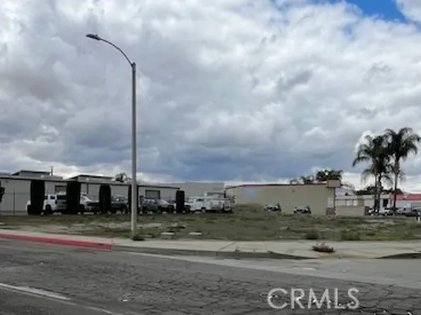 572 S Grand Ave #4, San Jacinto, CA 92582