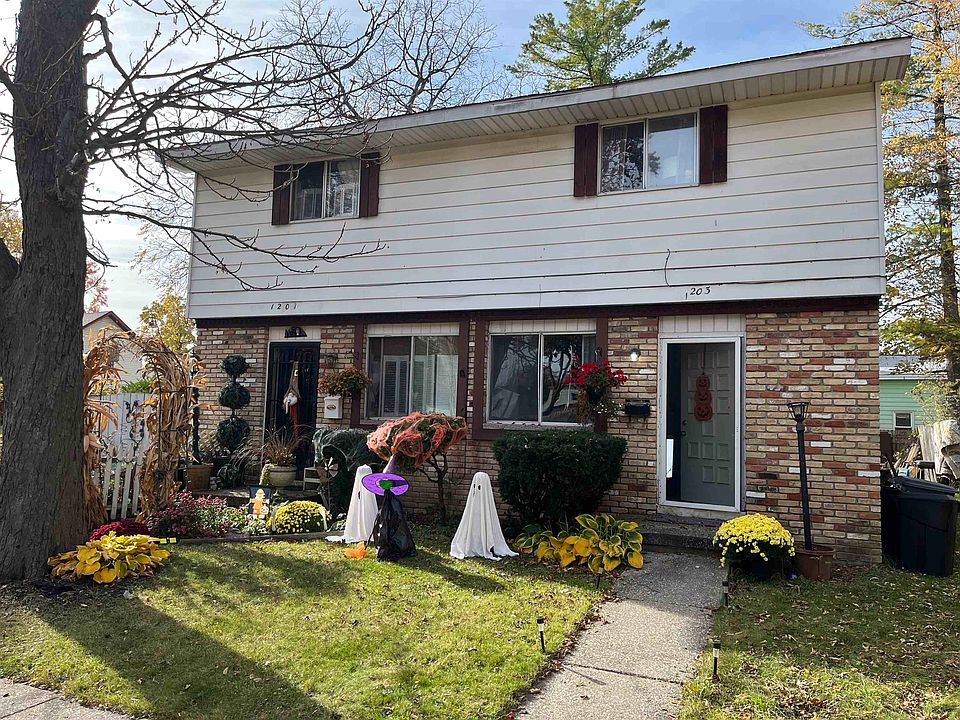 1st image of 1201 & 1203 Lyon St
