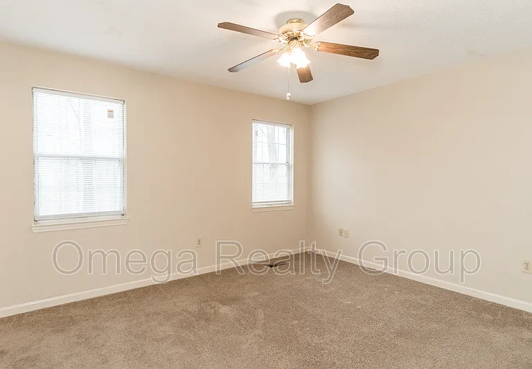 6770 Charles Dr — Photo 19