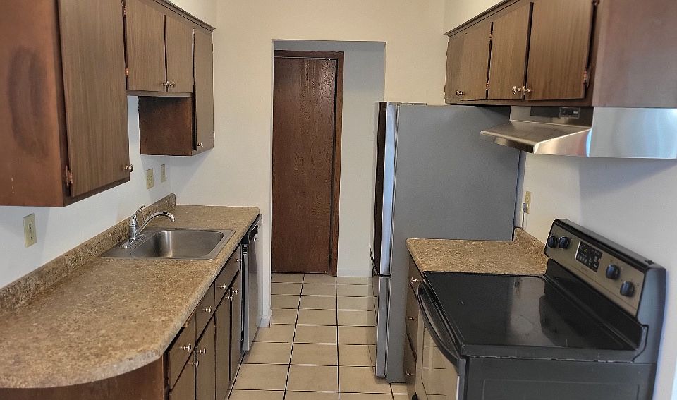 1st image of 901 11th Ave S APT 1