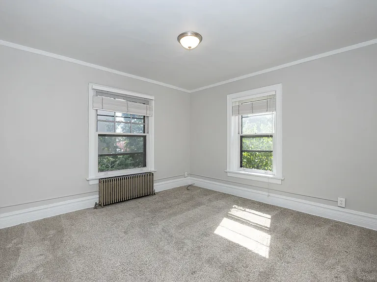 1137 E 10th Ave — Photo 8