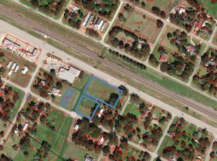 5815 Commerce St, Wallis, TX 77485