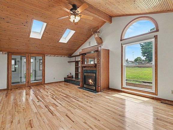 2nd image of 217 Prospect Ct