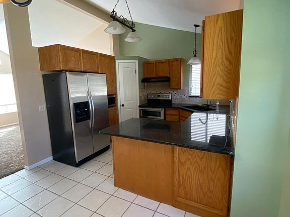 3rd image of 1266 W Springshire Ln