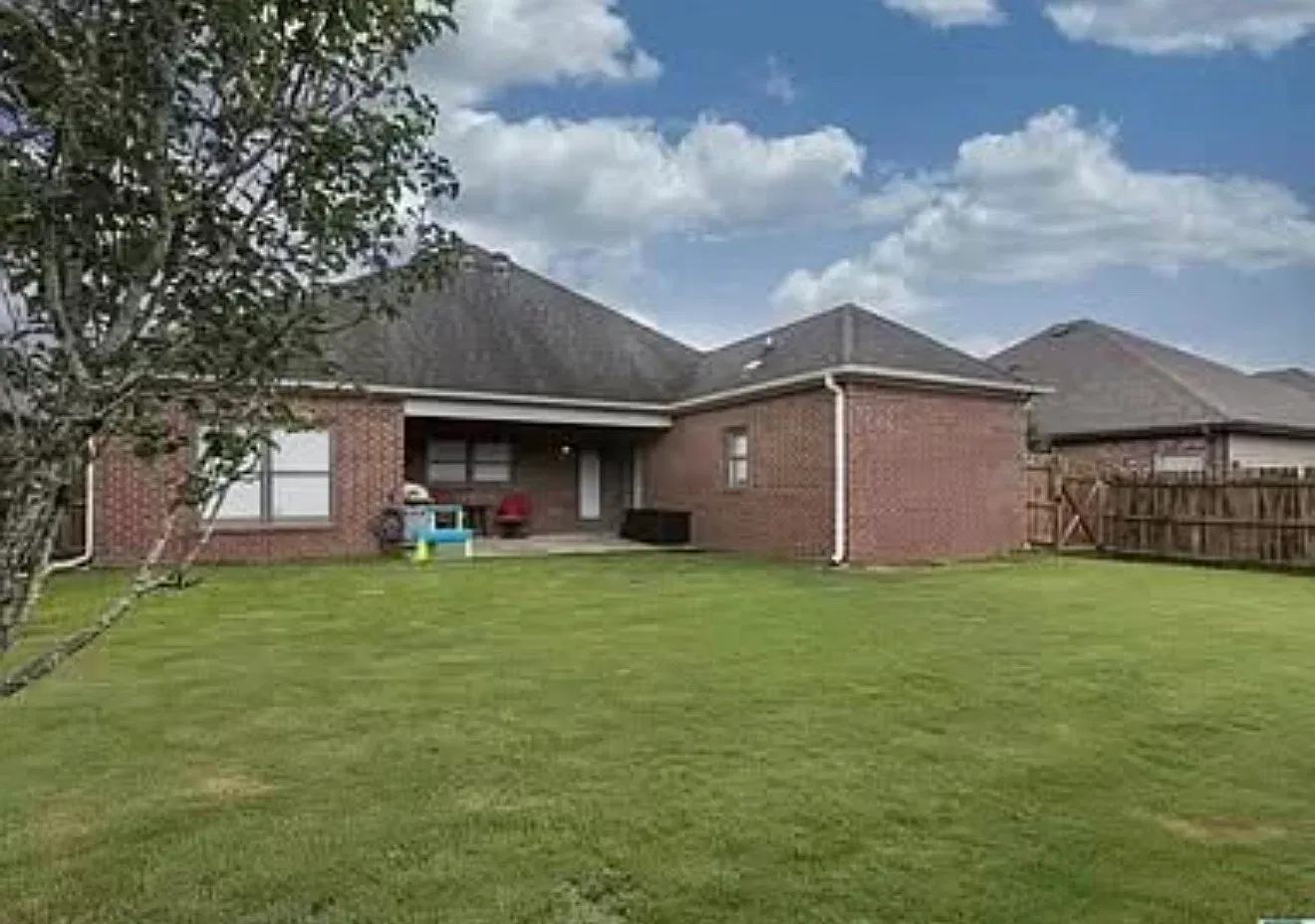 3 bed, 1681 sqft, $1,950 — Photo 2