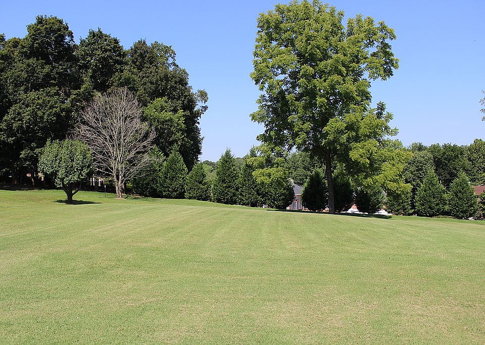 2nd image of 516 Pond Apple Rd
