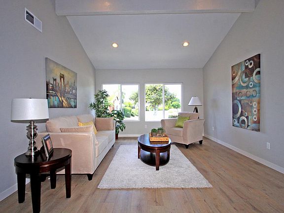 3rd image of 3224 Stella Ave