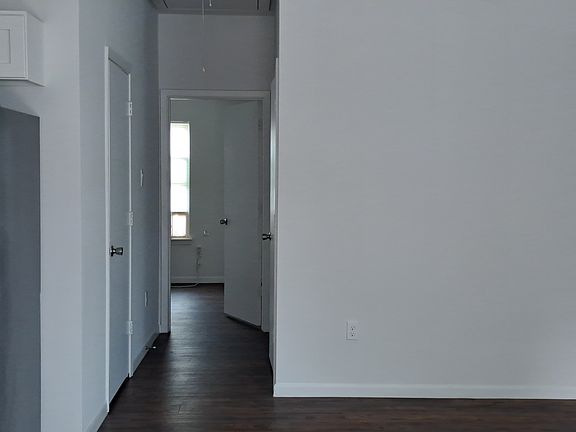 5th image of 1413 Egypt St #C