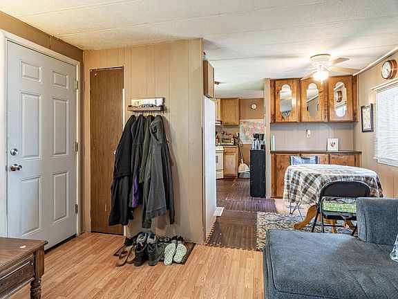 2nd image of 703 E Travois