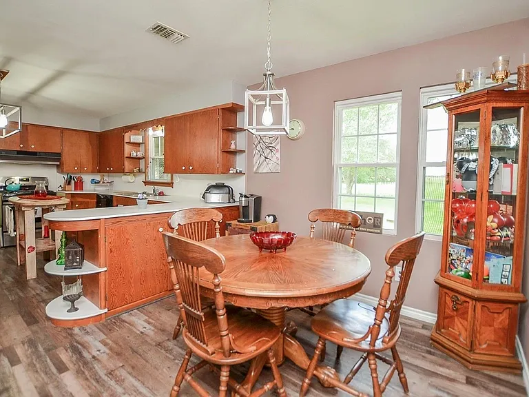 1116 N Meyer St — Photo 10