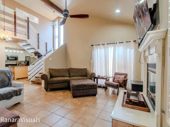 5401 Midsummer Dr #B, Bakersfield, CA 93308
