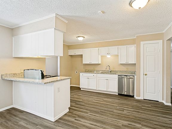 4th image of 3008 Highgate Ln
