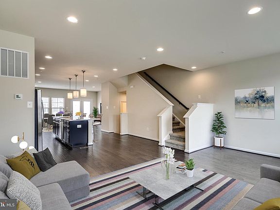 4th image of 7208 Hartley Ln