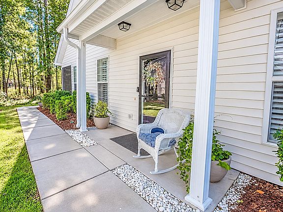 3rd image of 297 Connemara Dr. #A