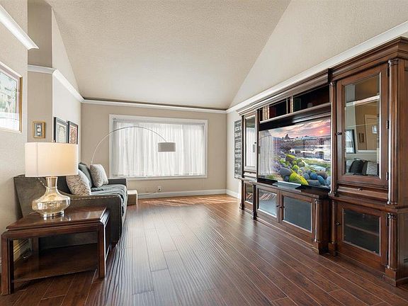 4th image of 15370 Venetian Way