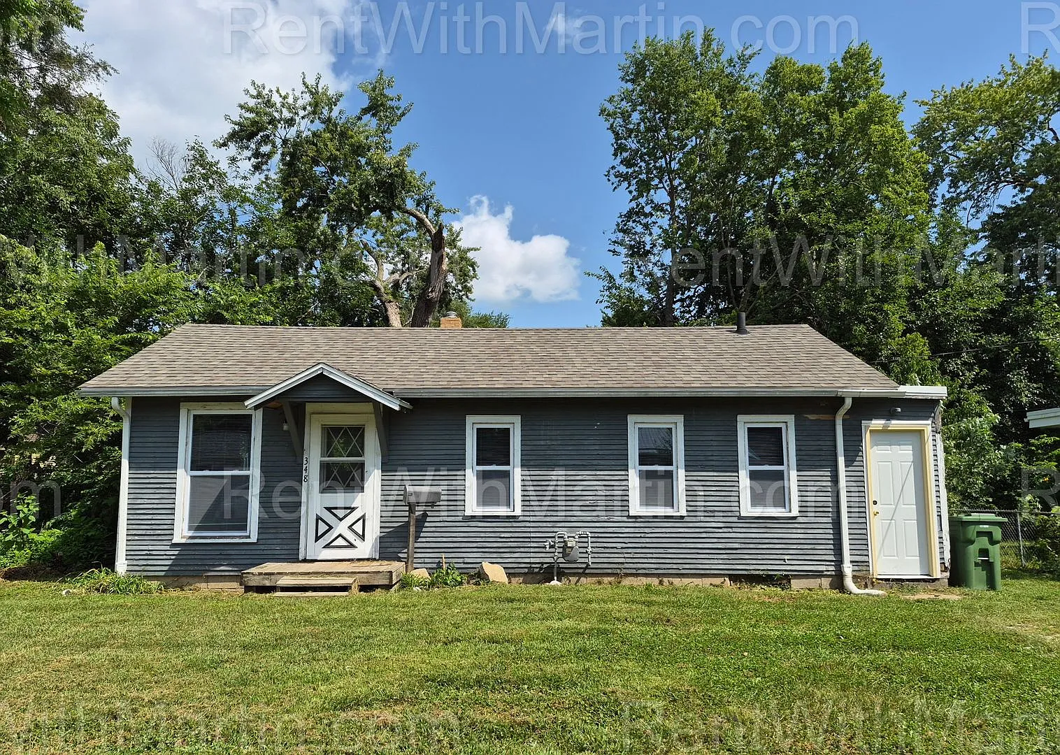 For Rent- 348 Lamont Pets Ok ** — Photo 1