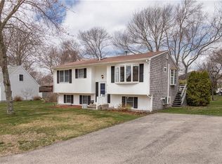69 Conanicus Rd, Narragansett, RI 02882