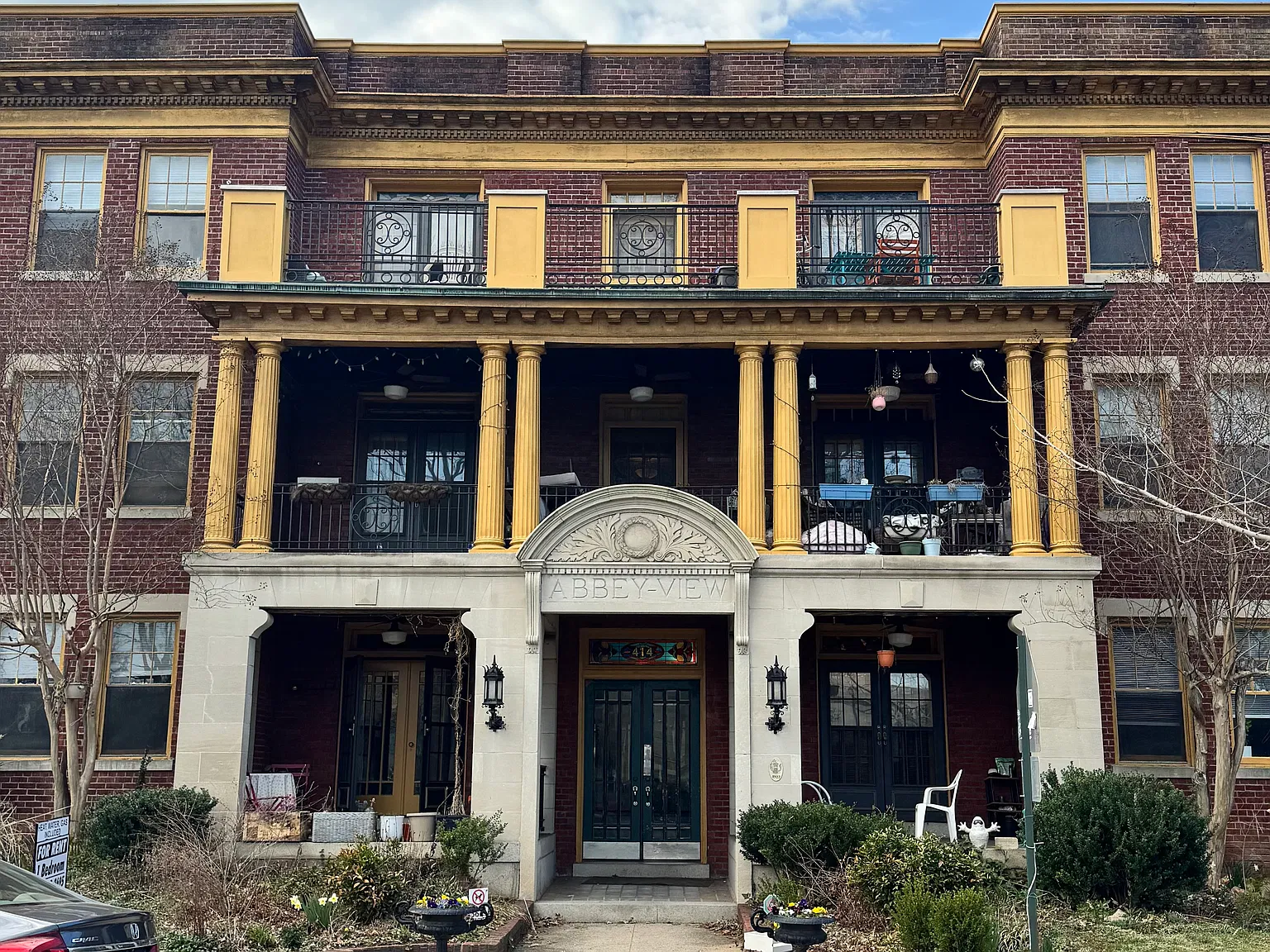 414 N Sheppard St — Photo 1