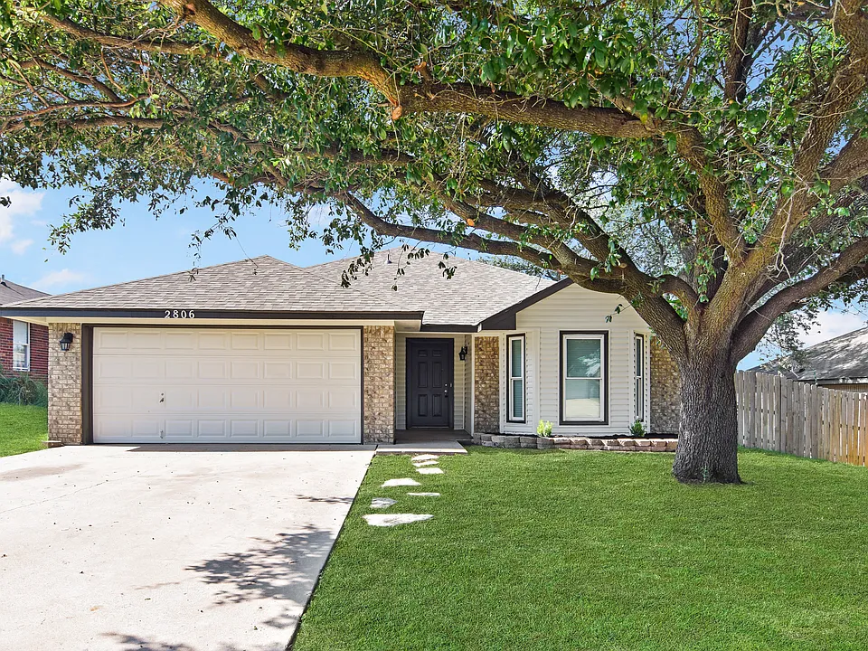 2806 Fieldstone Dr