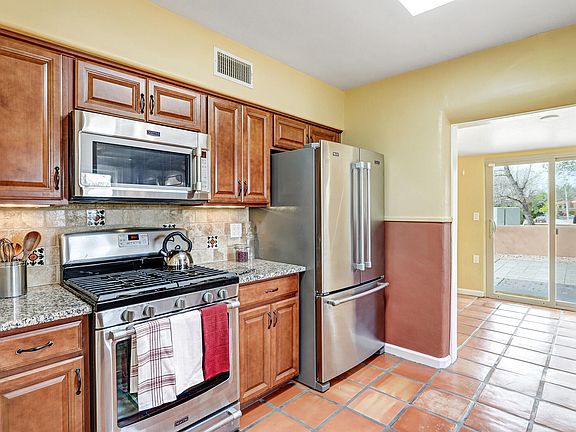 3rd image of 2401 Kestrel Ct NW