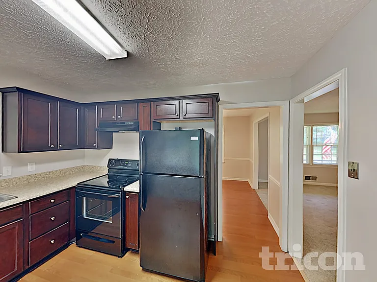 507 Neil Ct — Photo 6