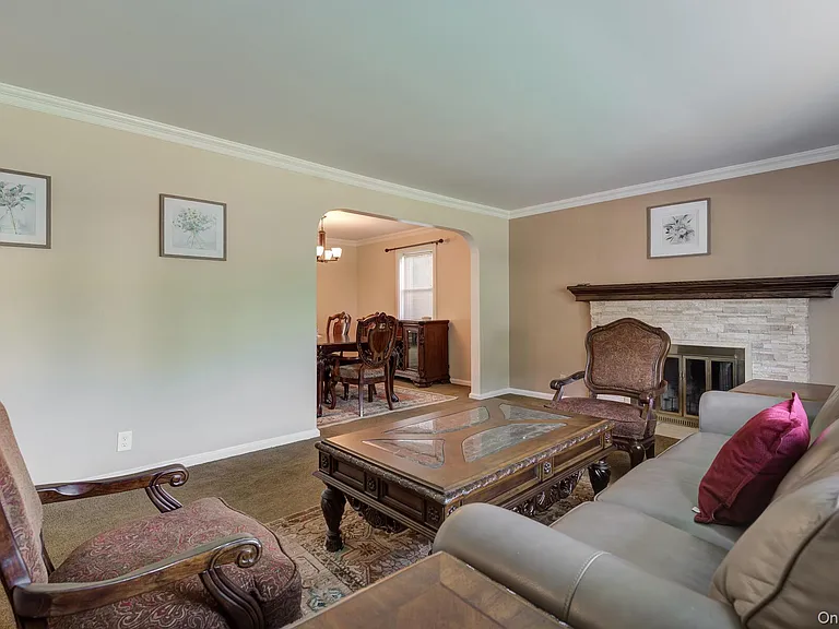 74 Mulberry Ave — Photo 4