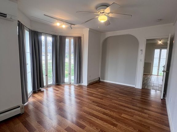 3rd image of 67 Old Albany Post Rd APT 6